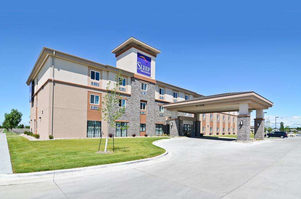 Sleep Inn & Suites Grand Forks Near Alerus Center Exterior photo